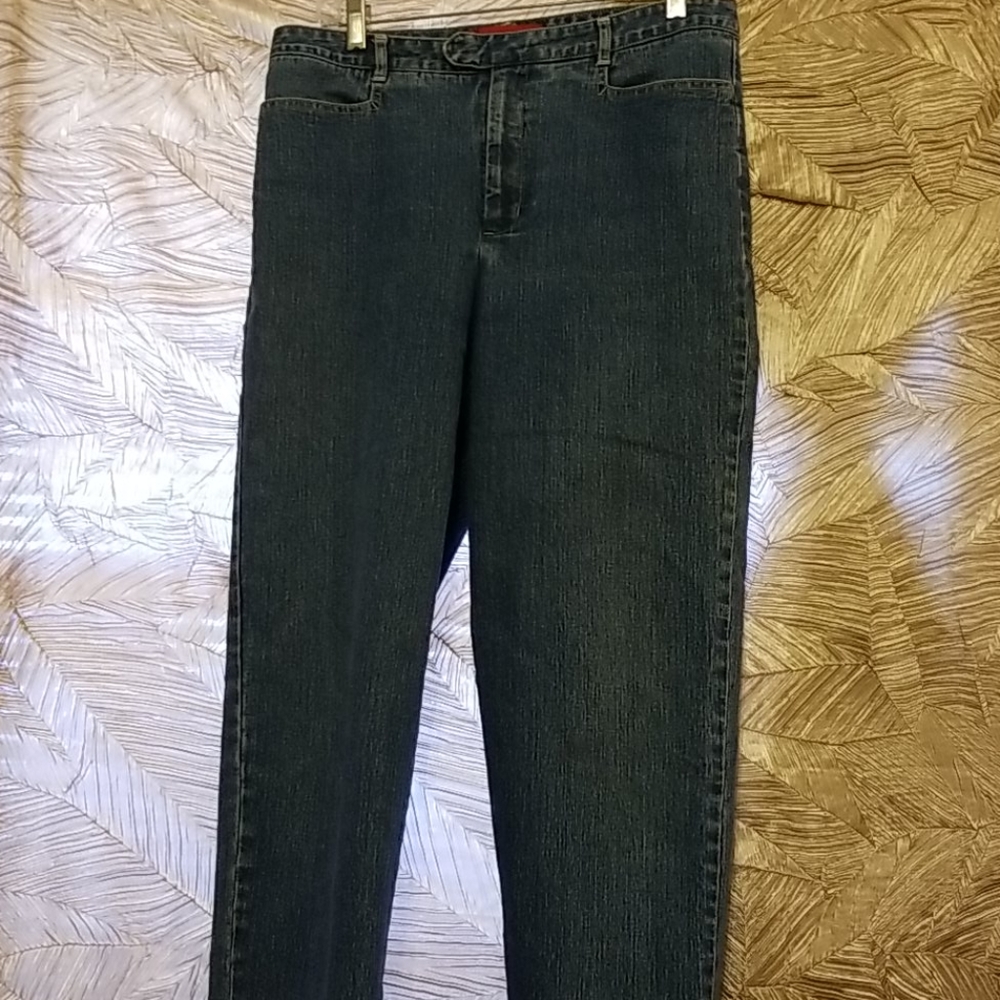 Gloria  Vanderbilt straight  leg  jeans